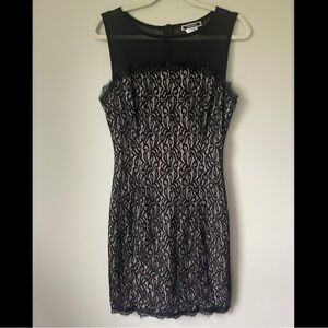 Nikibiki Los Angeles Rare Style Women’s M Lace Mini Dress